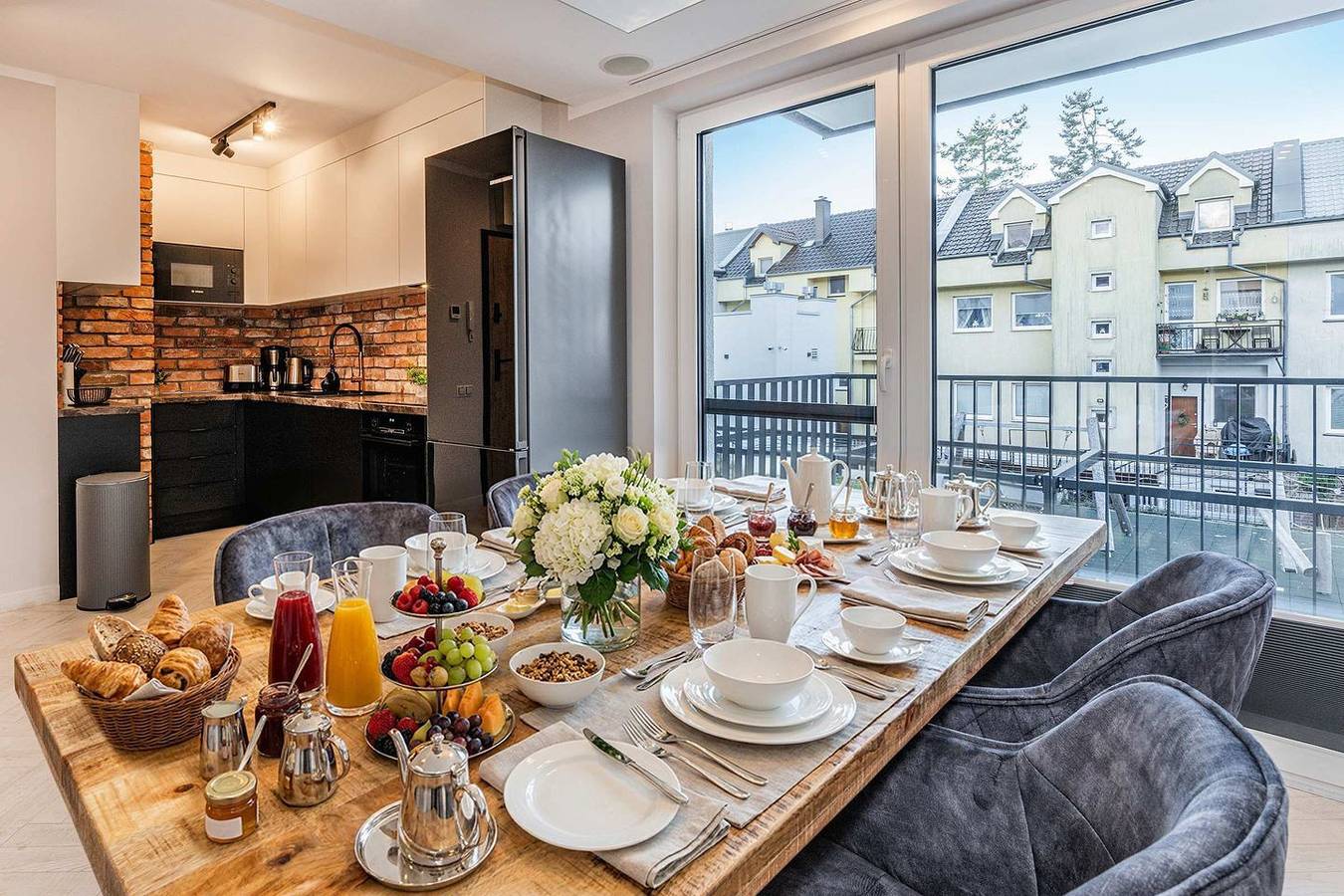 Ganze Wohnung, Moderne Ferienwohnung Sun & Sea mit Balkon, nahe Sandstrand und Zentrum in Swinemünde, Stettiner Haff