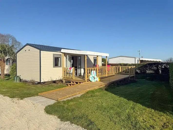 Camping voor 4 personen, met kinderzwembad en zwembad in Fouesnant