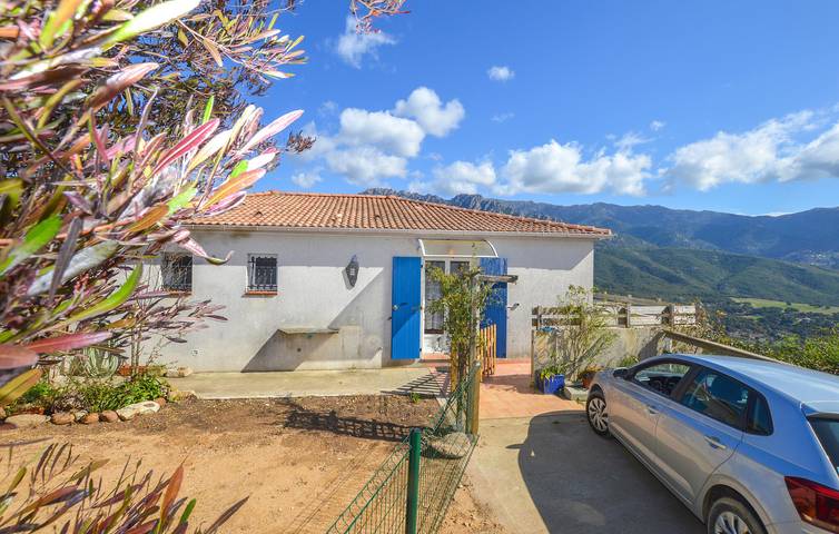 Cottage pour 5 personnes, avec jardin à Tavaco
