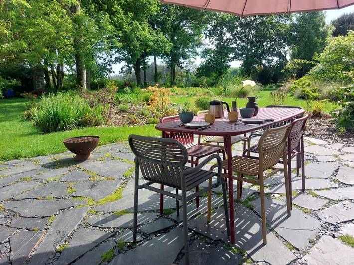 Gîte pour 4 personnes, avec terrasse et jardin à Saint-Clet