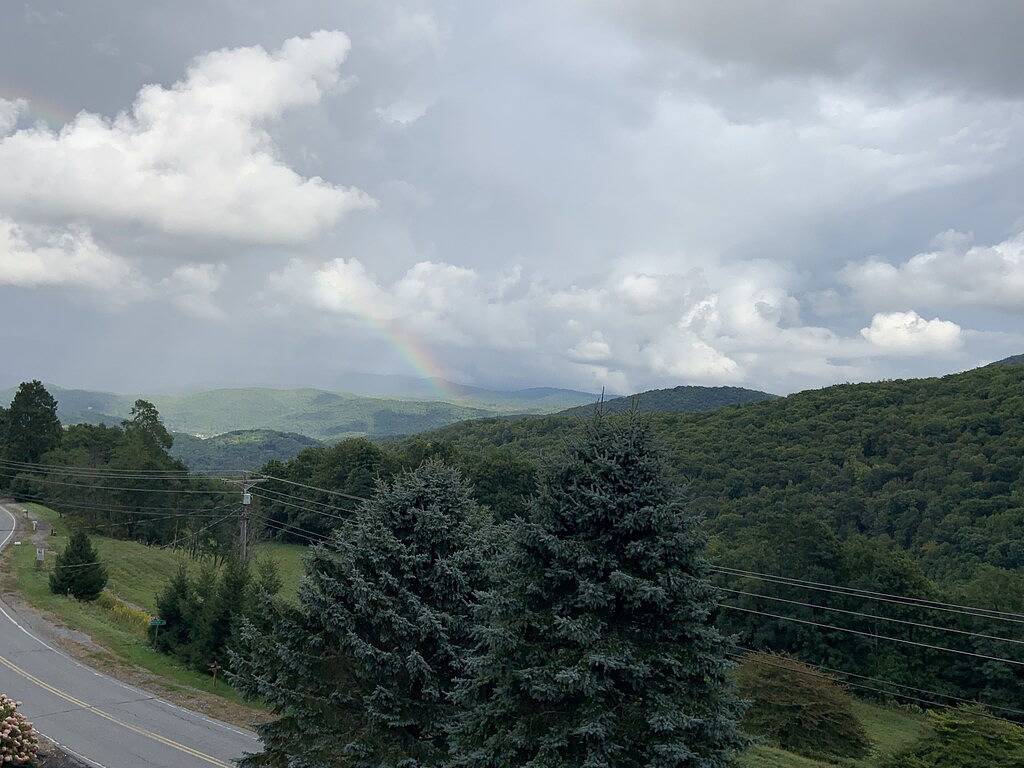 Fox Crossing - Mountain Views, Game Room & Pet-Friendly Cabin! in Blue Ridge Parkway, Seven Devils