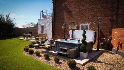 Gîte pour 2 personnes, avec jardin et jacuzzi à Chester