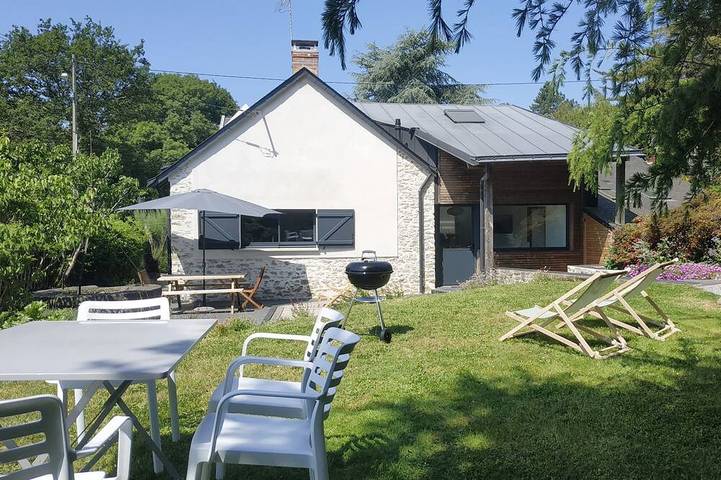Vakantiehuis voor 8 personen, with whirlpool and terras as well as tuin in Saint-Nazaire