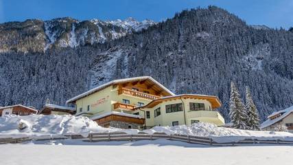 Hütte für 4 Personen in Neustift im Stubaital, Innsbruck Land, Bild 1