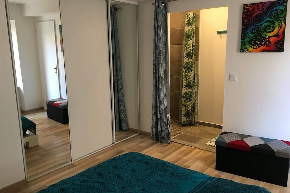 Apartamento entero, Downtown apartment on quiet street near the quays of the rhone in Tain-l'Hermitage, Región de Valence