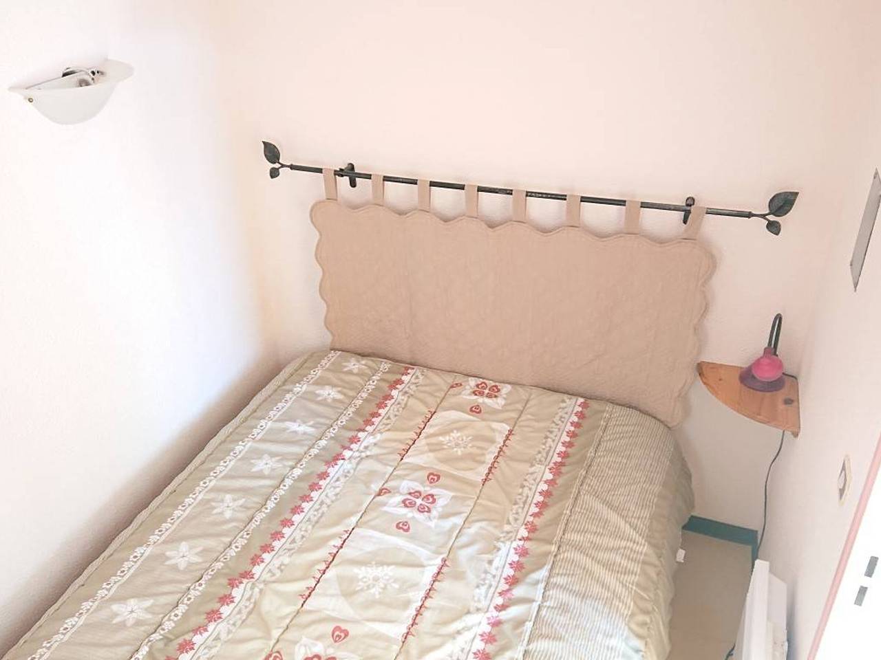 Entire apartment, Cozy 6-Person Apartment in Réallon: Near Ski Lifts, Shops & Restaurants in Réallon, Écrins National Park