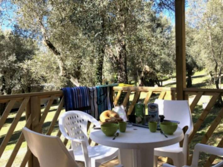 Camping pour 4 personnes, avec terrasse