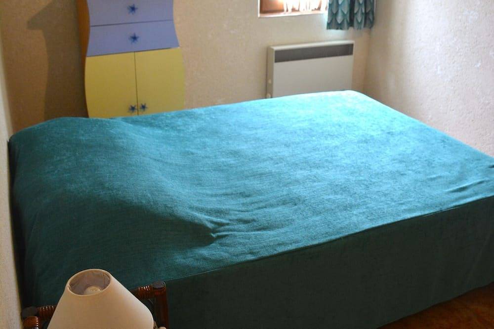 Das Haus von Chateau Ricard und seine pastorale Ansicht in La Palud-sur-Verdon, Regionaler Naturpark Verdon