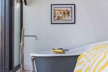 Beach House for 15 People in New Romney, Kent, Photo 2