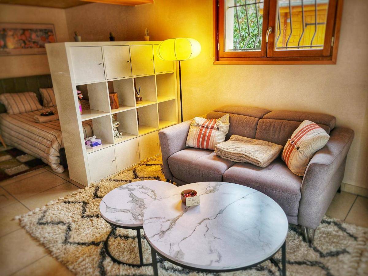 Appartement entier, Studio Design 40m2 Calme avec Parking Proche Geneve et Annecy in Arenthon, Région de Bonneville