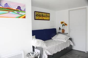 Gîte pour 2 personnes, avec terrasse à Colombiers