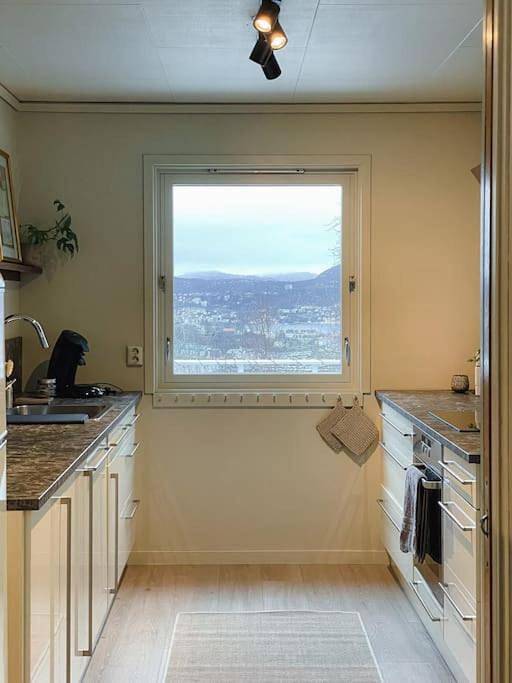 Spacious villa with view - 5Br - Free parking - Great Wi-Fi in Bergen, Vestland