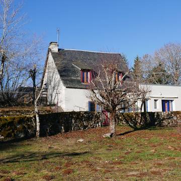 Gîte pour 8 personnes, avec terrasse et jardin à La Tour-d'Auvergne
