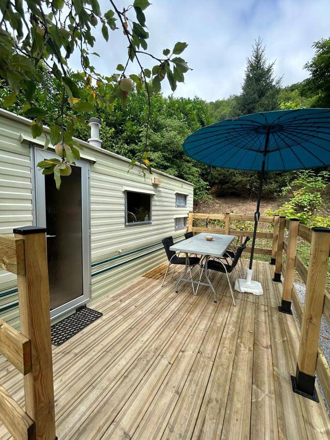 Camping pour 4 personnes, avec Terrasse ainsi que Jardin et Vue