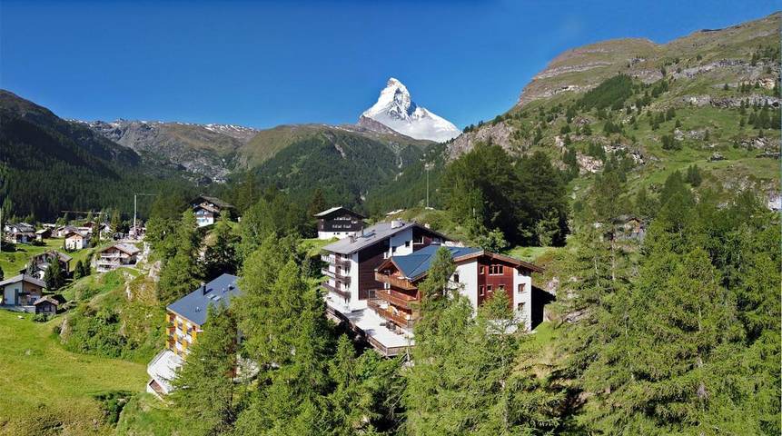 Ferienwohnung für 2 Personen, mit Terrasse und Garten sowie Pool und Sauna in Zermatt