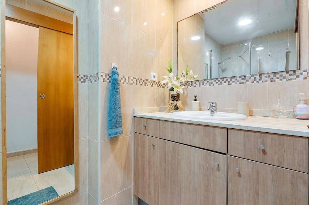 Casa con terraza y parking a 150m playa in Cunit, Costa Dorada