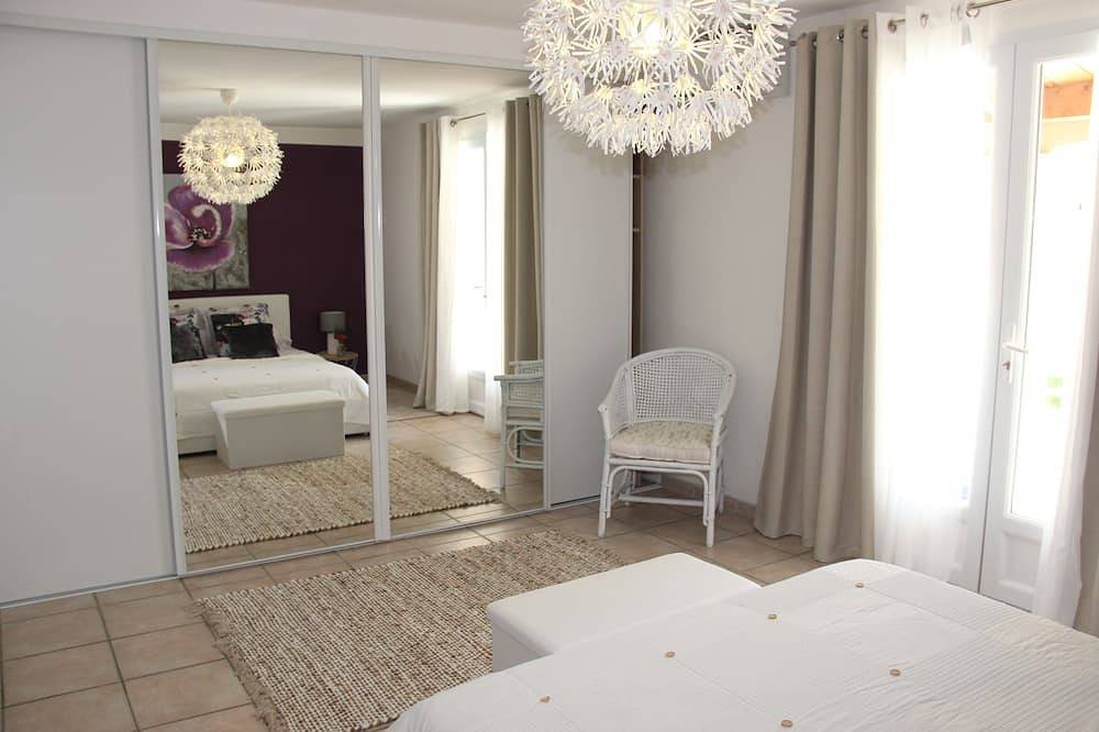 Small Jewel All Comfort On The Wine Route in Jonquières, Vaucluse