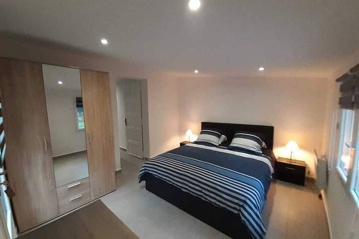 Location de vacances pour 4 personnes, avec Jacuzzi ainsi que Jardin et Piscine à Valbonne - 4