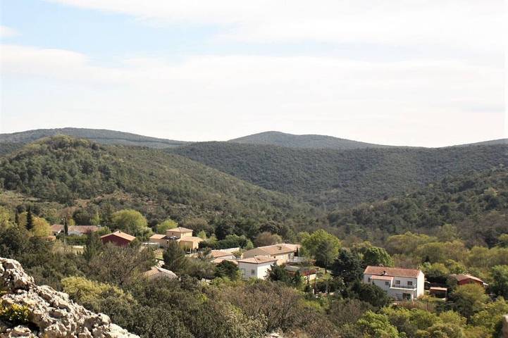 Location de vacances pour 2 personnes, avec jardin à Carlencas-et-Levas