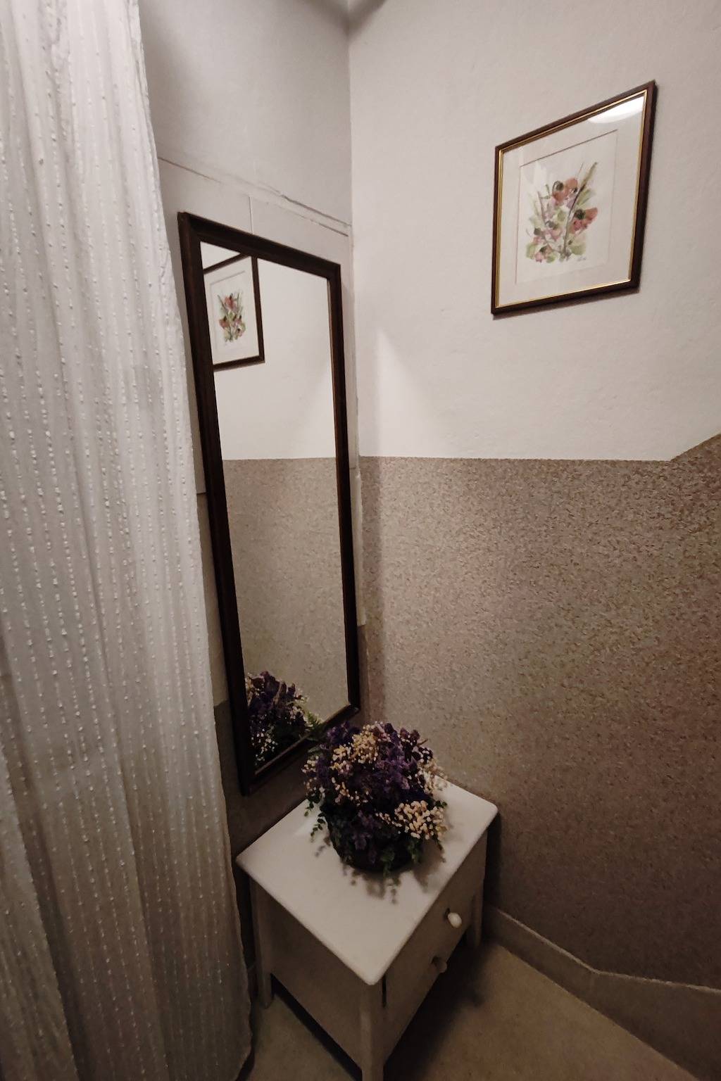 Ganze Wohnung, 2-Zimmer-Ferienwohnung mit Terrasse und Meerblick Banjol, Rab -c in Plaža Padova III, Banjol