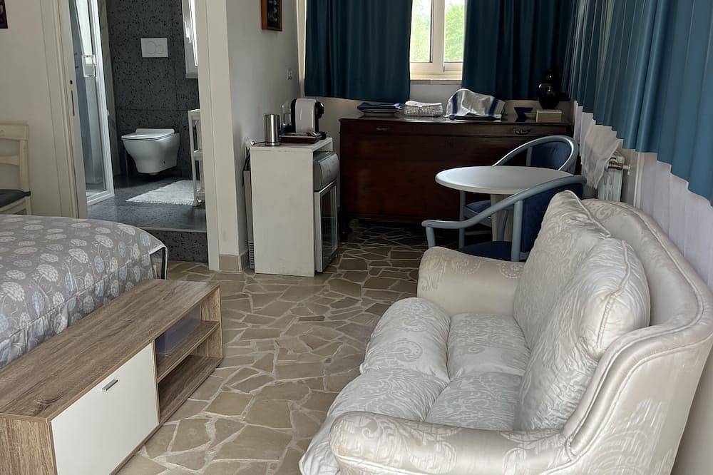 Villa Mediterranea with private parking in Trani, Barletta-Andria-Trani