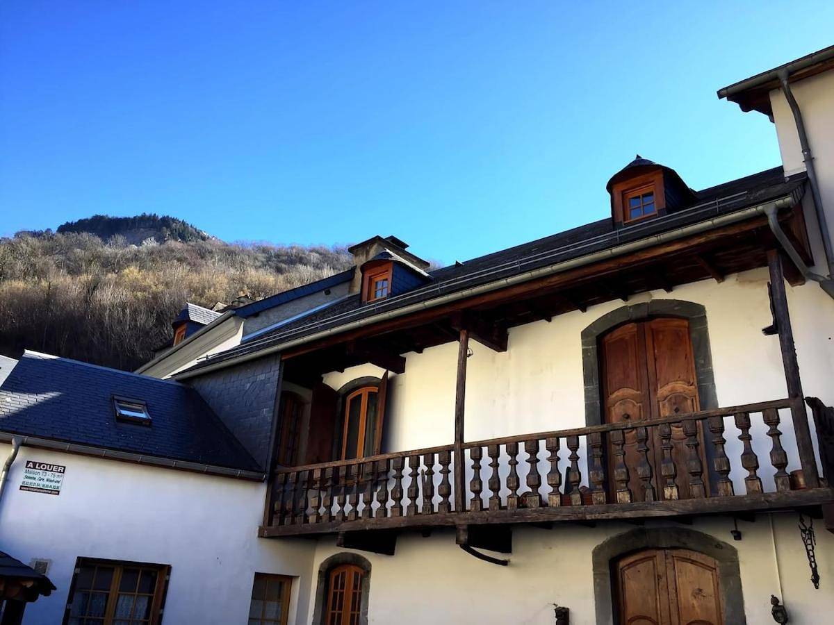 Appartement entier, One-Bedroom Apartment in Esterre, Parc national des Pyrénées