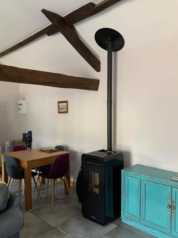 Appartement entier, One-Bedroom Apartment in Huelgoat, Région de Châteaulin