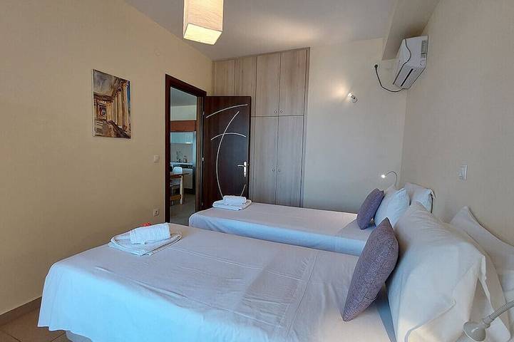 Gîte pour 5 personnes, avec terrasse et jardin dans Acharavi - 4