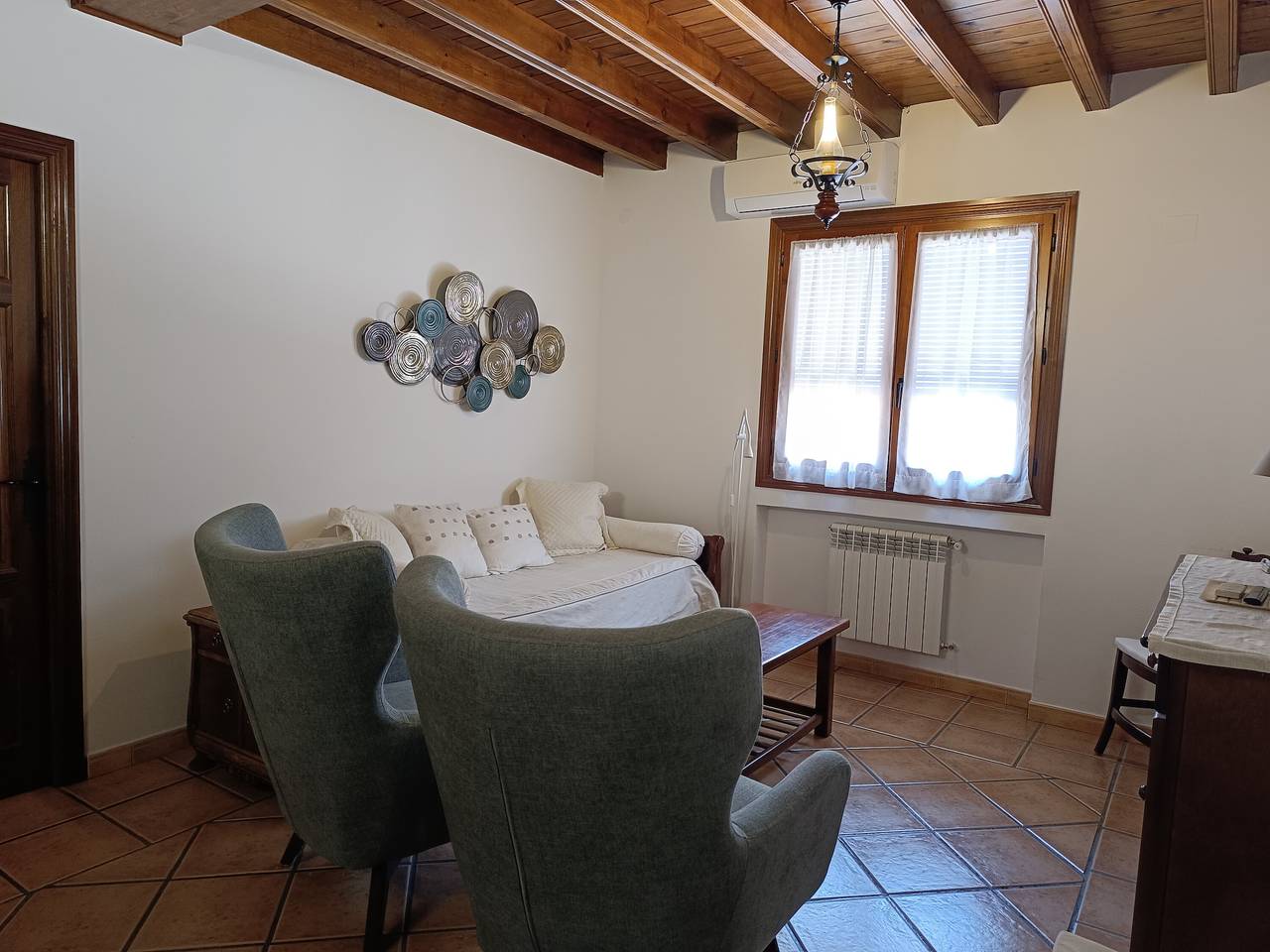 Entire apartment, Apartment 'Arriate' with Shared Terrace, Wi-Fi and Air Conditioning in Consuegra, Toledo Province
