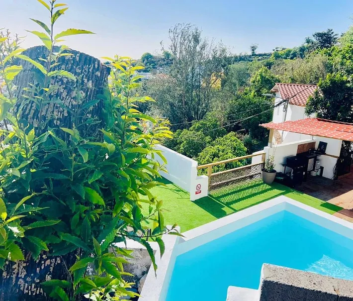 Chalet für 6 Personen, mit Ausblick und Pool sowie Garten, mit Haustier - 1