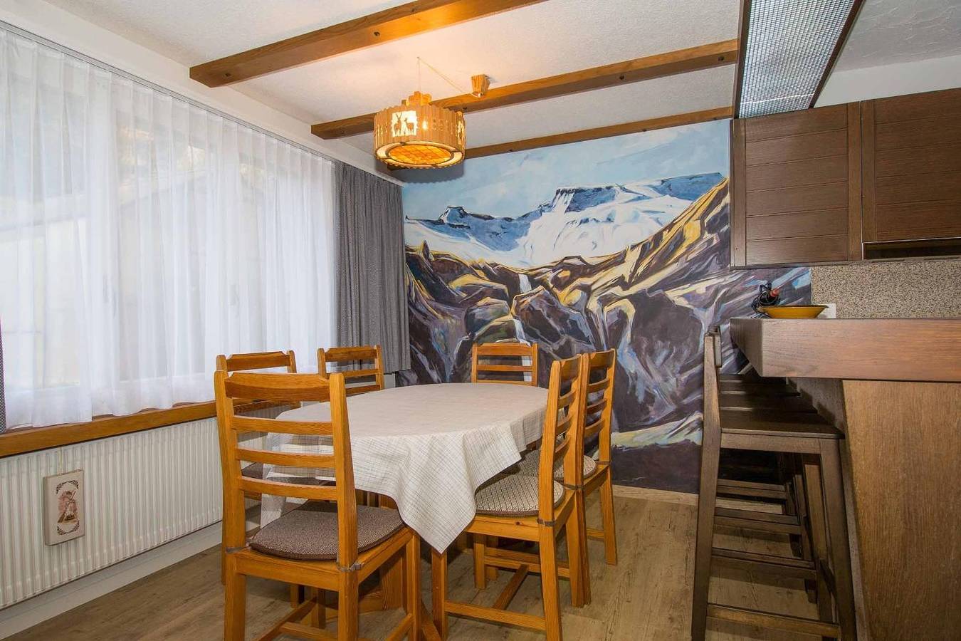 Ganze Wohnung, Ferienwohnung mit sonnigem Gartensitzplatz, nahe dem Dorfzentrum. in Adelboden, Frutigen - Lenk - Adelboden