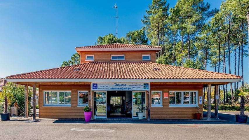 Location de vacances pour 4 personnes, avec balcon, animaux acceptés à Parentis-en-Born