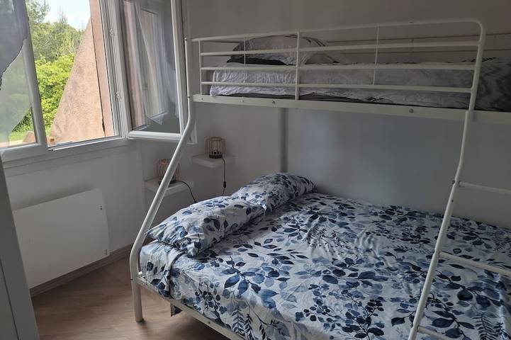 Location de vacances pour 7 personnes, avec terrasse et jardin dans Plage Du Pradeau - 4