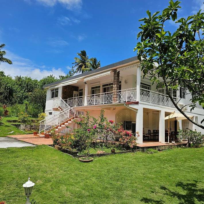 Chalet para 7 personas, con jardín además de piscina y vistas, Se admiten mascotas - 1