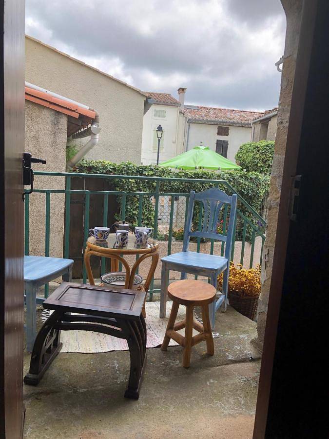 Gîte pour 6 personnes, avec terrasse et vue à Routier