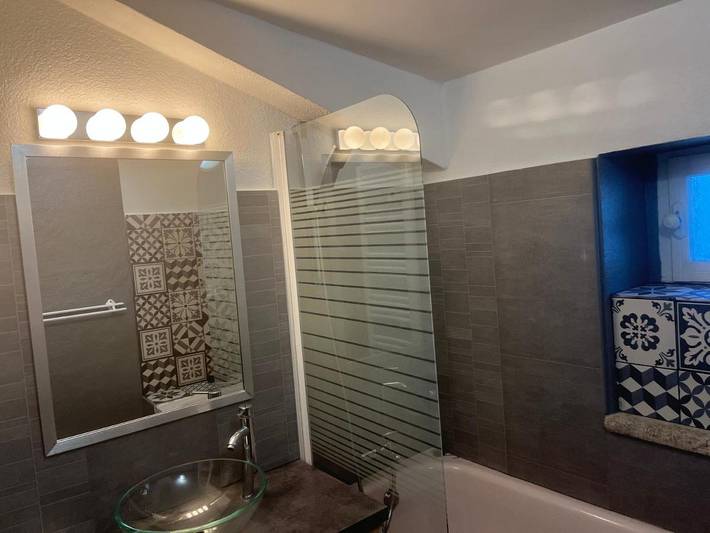 Gîte pour 3 personnes, avec vue et terrasse, animaux acceptés à Vedène - 4
