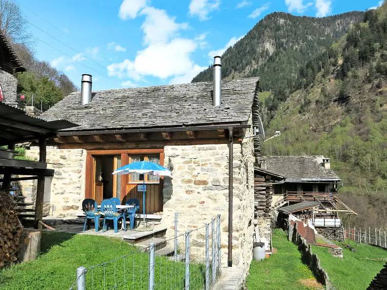 Haus 4 Personen in Serravalle, Lepontinische Alpen
