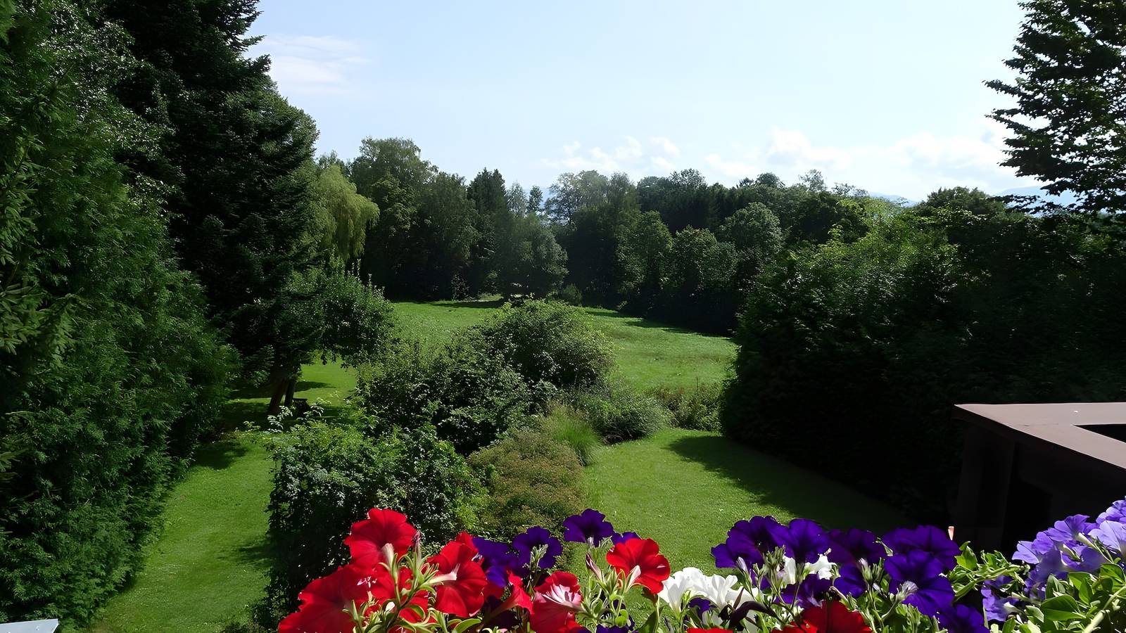 Ganze Wohnung, Ruhige, idyllische Lage, großer Balkon, Gemeinschaftsgarten in Gstadt am Chiemsee, Chiemsee