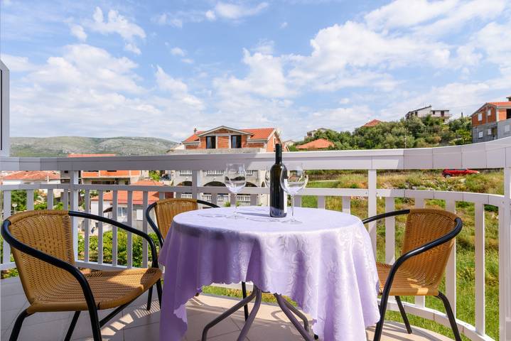 Ferienwohnung für 3 Personen, mit Balkon/Terrasse in Trogir