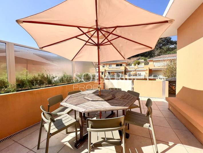 Gîte pour 4 personnes, avec jacuzzi ainsi que balcon/terrasse et piscine, adapté aux familles à Théoule-sur-Mer - 2