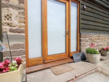 Log Cabin for 2 People in Clungunford, Shropshire, Photo 2