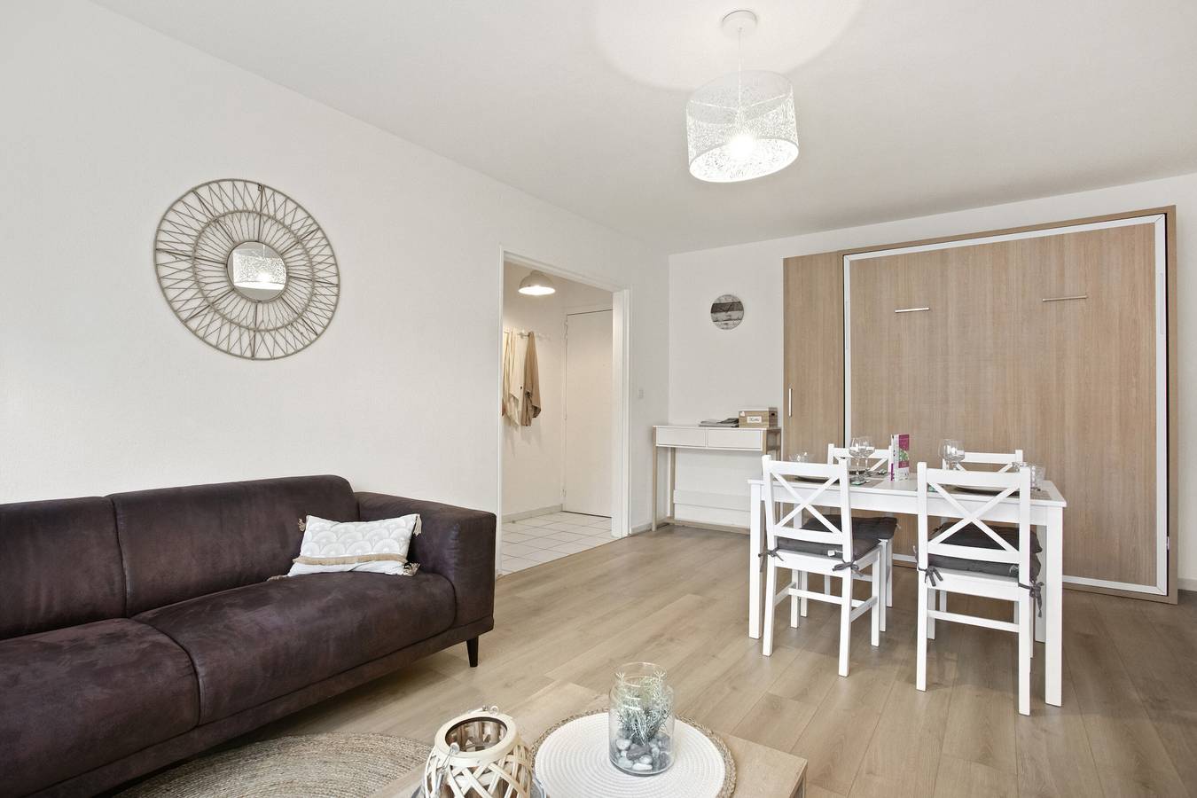 Entire apartment, Apartment 'Un Havre De Paix, Fréjus' with Shared Garden, Wi-Fi & Air Conditioning in Frejus, Draguignan region