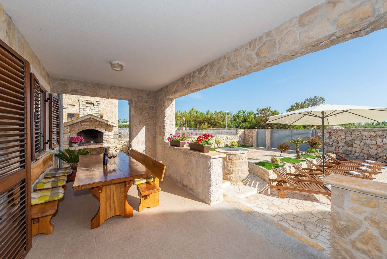 Villa Edena mit beheiztem Pool in Privlaka, Zadar