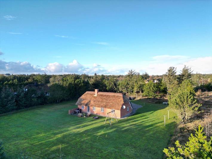 Ferienhaus für 6 Personen, mit Whirlpool und Terrasse sowie Sauna, kinderfreundlich in Vedersø Klit
