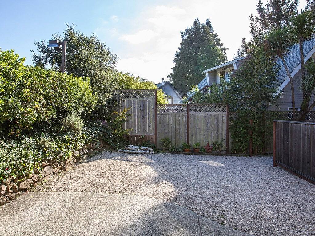 Ganze Wohnung, Uptown in der Innenstadt von Mill Valley! Das einzige 3bd / 2ba im Herzen der Stadt! in Mill Valley, California North Coast