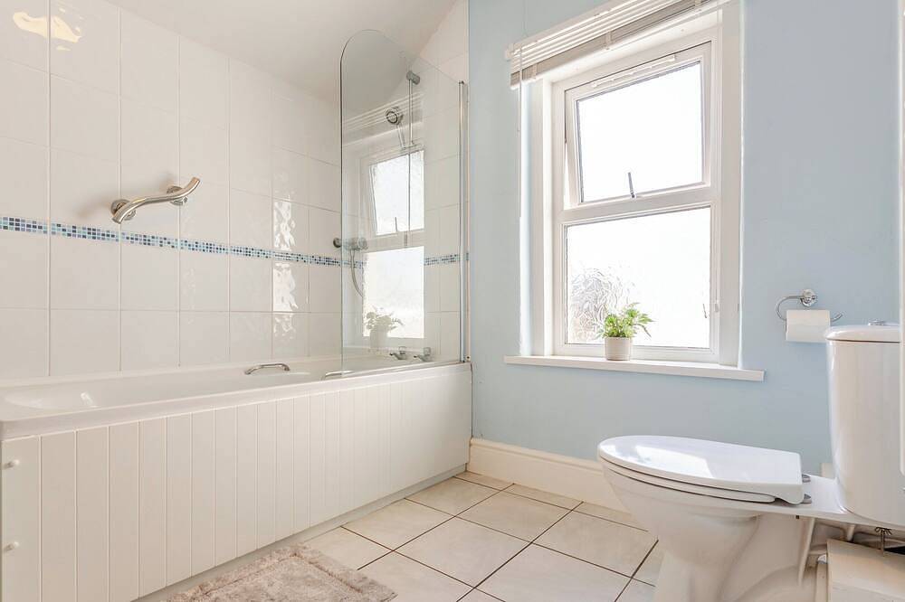 2 bedroom accommodation in Colwyn Bay in Colwyn Bay, Conwy region