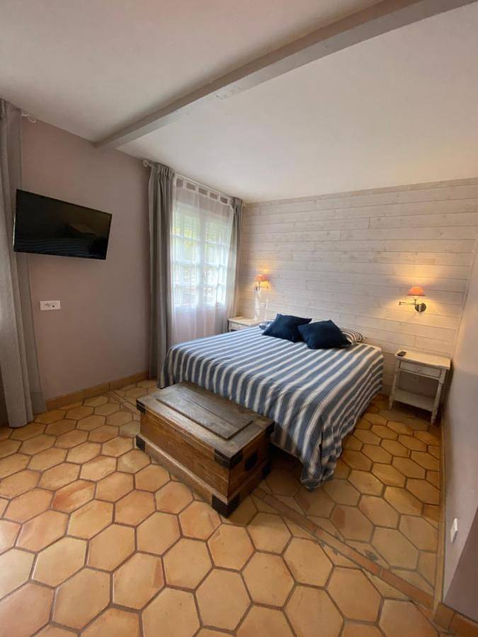 Maison d’hôte pour 2 personnes, avec piscine et jardin ainsi que vue et terrasse à Le Plan-de-la-Tour - 4