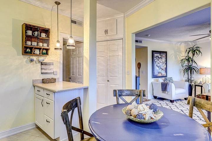 Holiday apartment for 6 people, with balcony and pool - 1