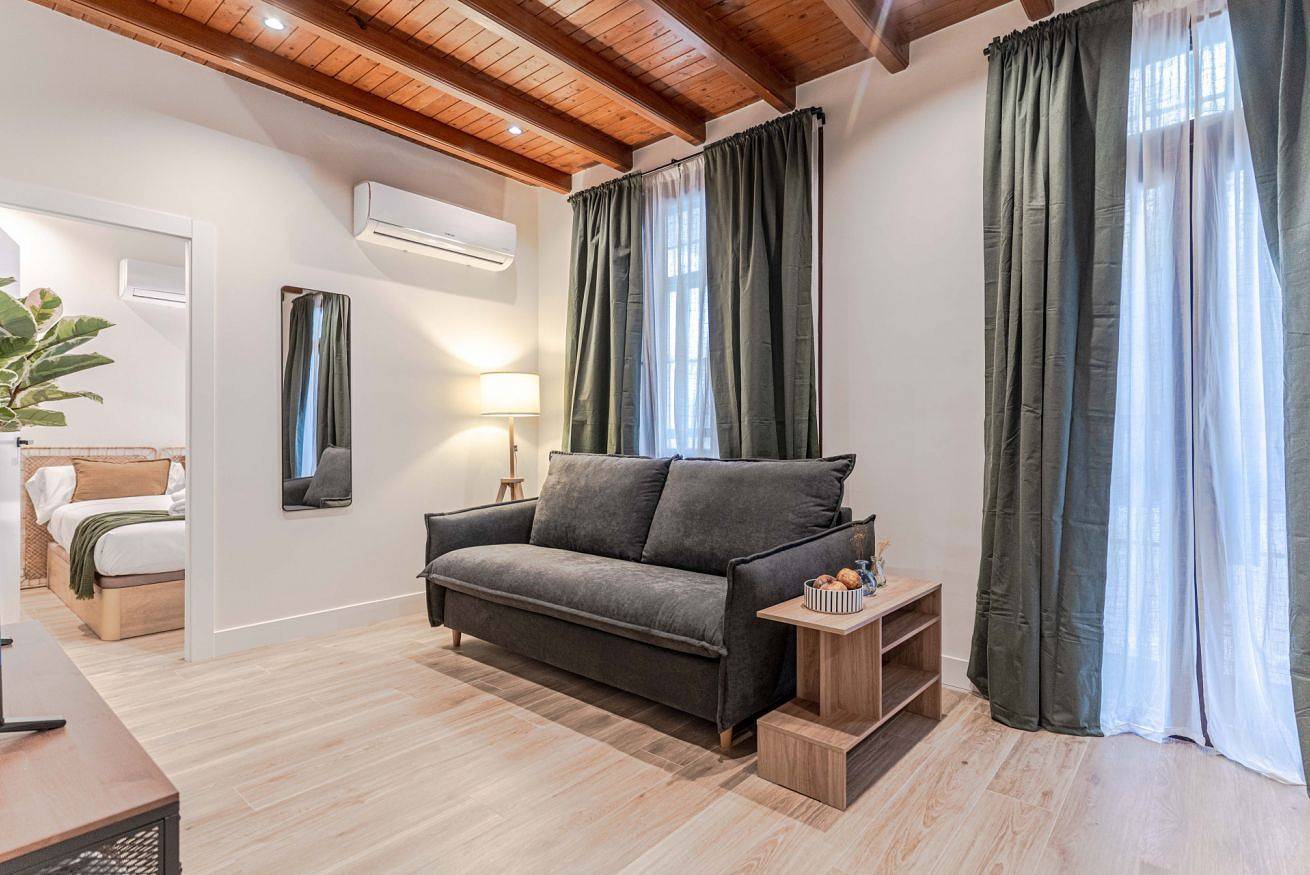 Geheel appartement, Suite Alhambra · Modern with private patio in Centro-Sagrario, Granada