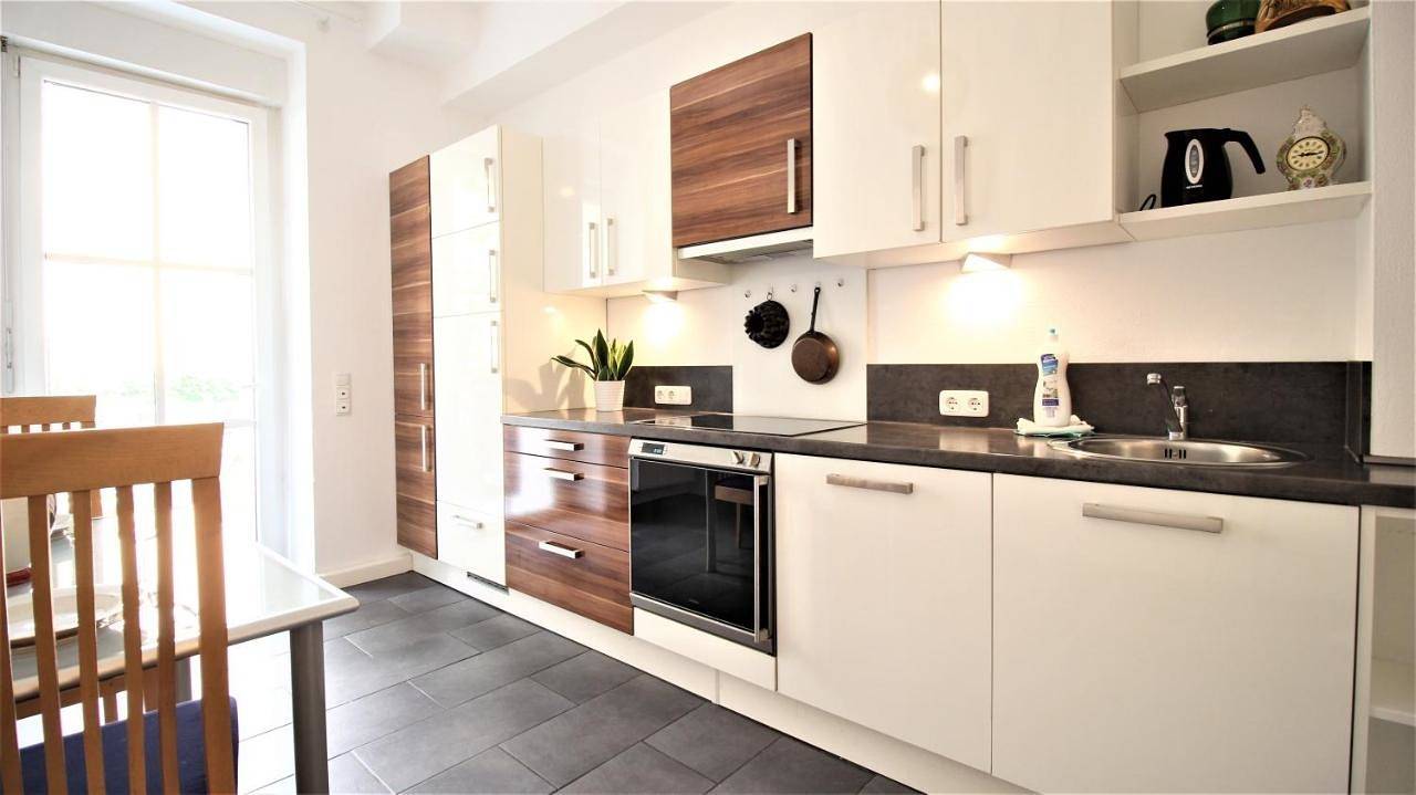 Geheel vakantieappartement, Standard Double Room with Shared Bathroom in Würzburg, Franconian Wine Country